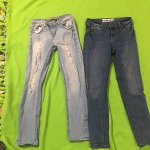 2 pair of jeans. Size 1. Great condition. 1 distressed, 1 with no distressing